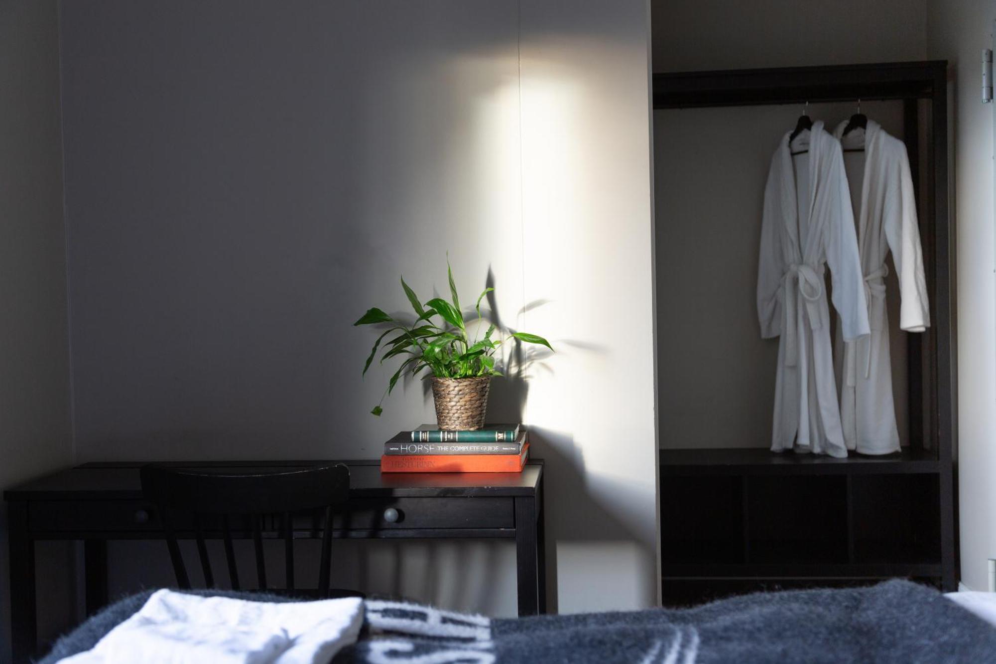 Hestaland Guesthouse Horse Farm Stay Statharhus Экстерьер фото