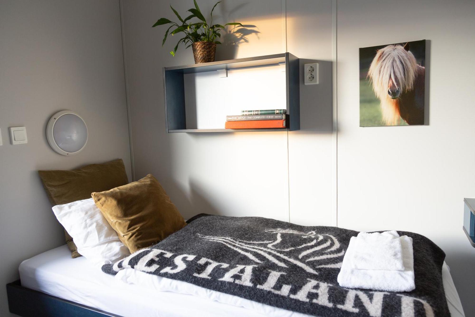 Hestaland Guesthouse Horse Farm Stay Statharhus Экстерьер фото