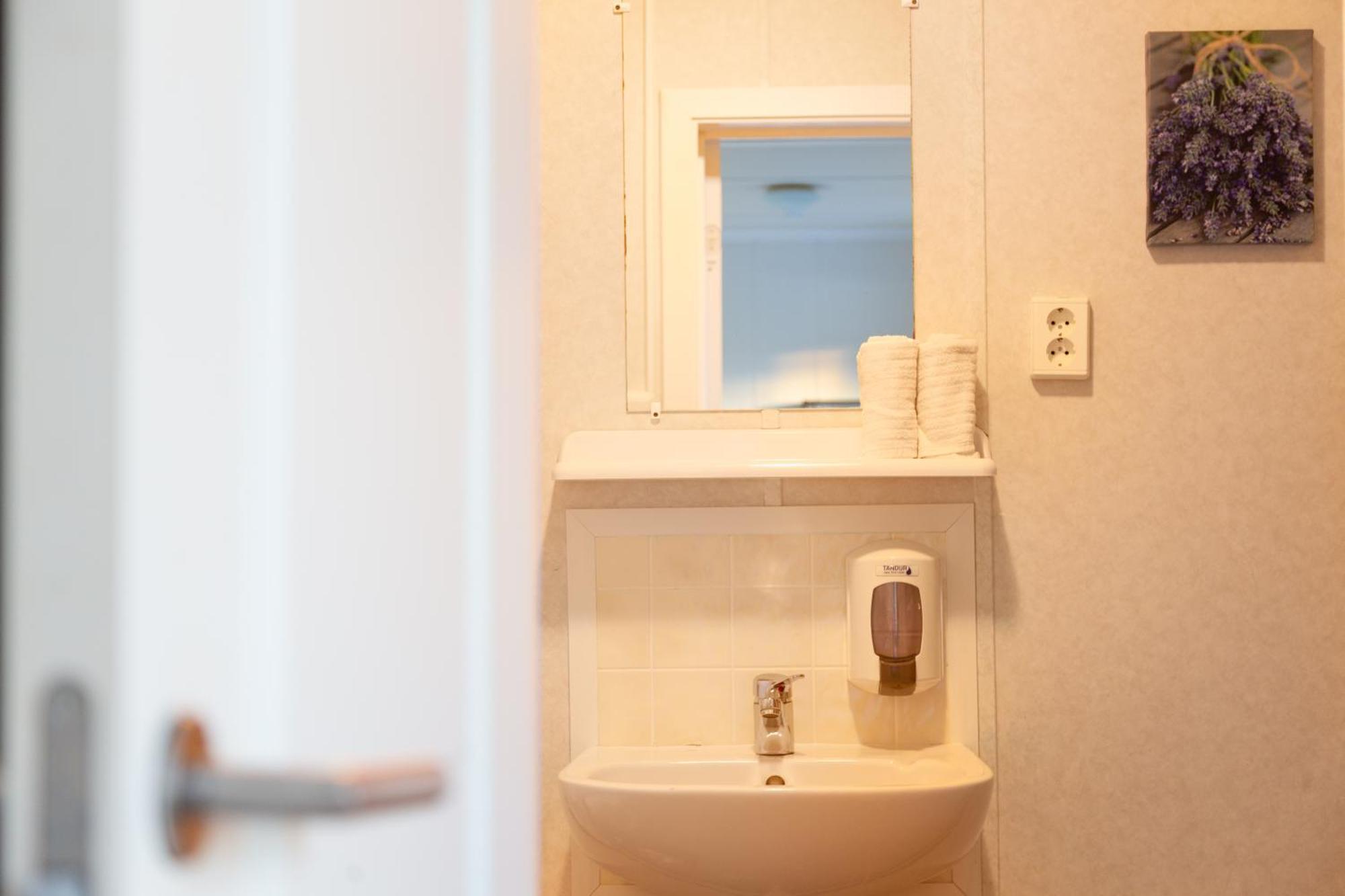 Hestaland Guesthouse Horse Farm Stay Statharhus Экстерьер фото